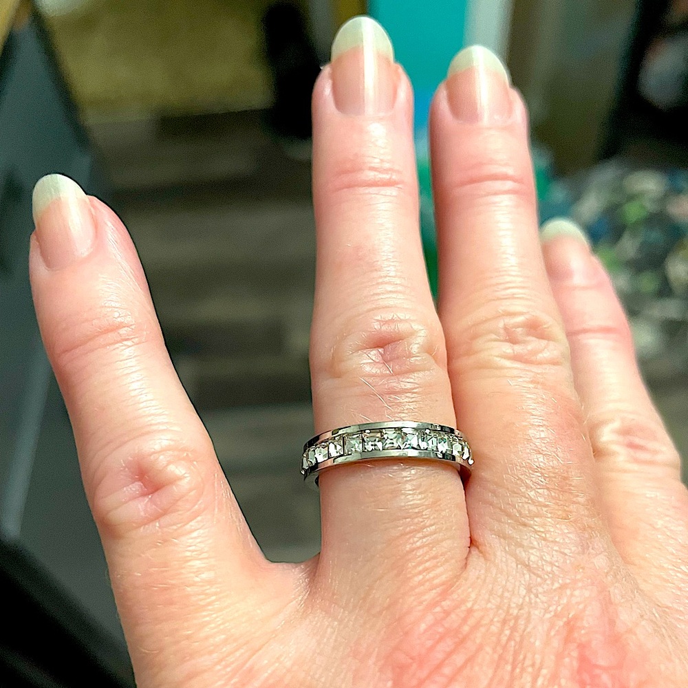 Elegant Silver Band Ring